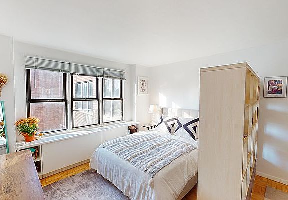 5th image of 460 E 79th St APT 16C