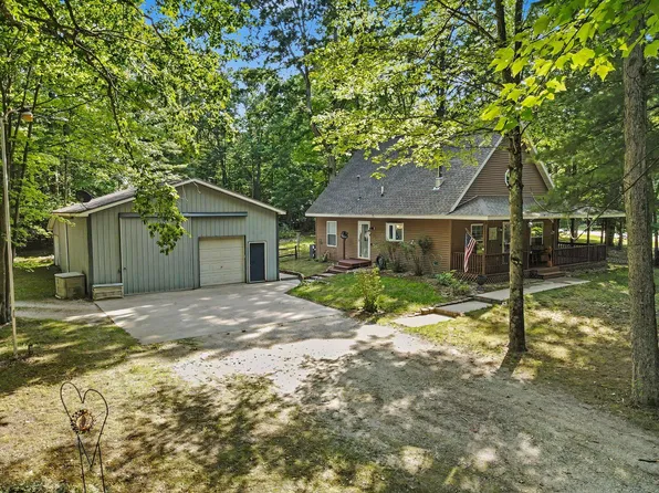 8123 S Ferris Ave, Newaygo, MI 49337