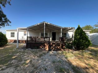 134 Classic Country Ct, Springtown, TX 76082