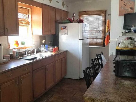 4th image of 14532 Parnell Ave