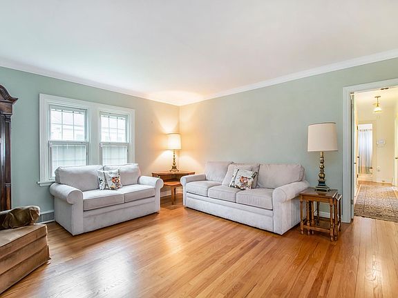 3rd image of 1329 Belmont Ave