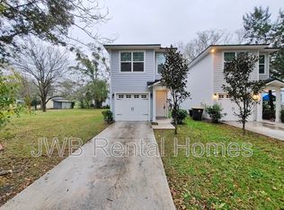 1253 Pangola Dr, Jacksonville, FL 32205