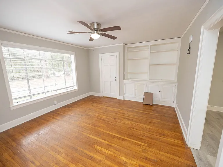 2058 Woodley Rd — Photo 16