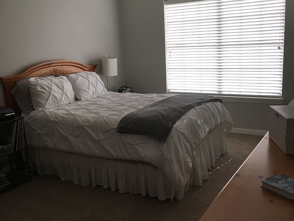 1st image of 3205 Meadow Wood Dr