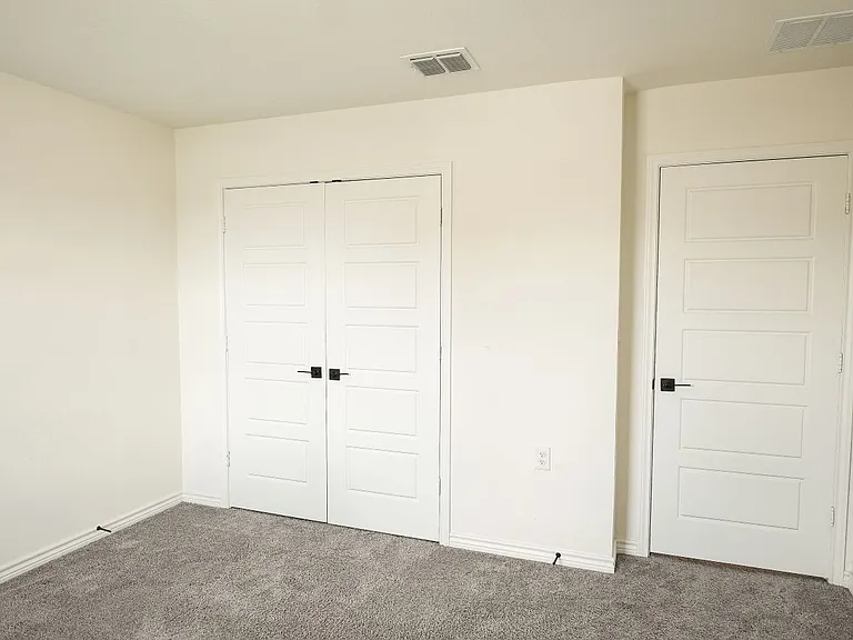 5527 Castle Brook Dr — Photo 12