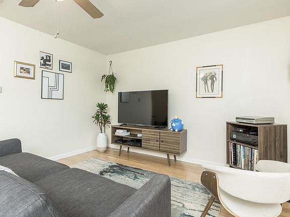 5th image of 803 Emerald Wood Dr