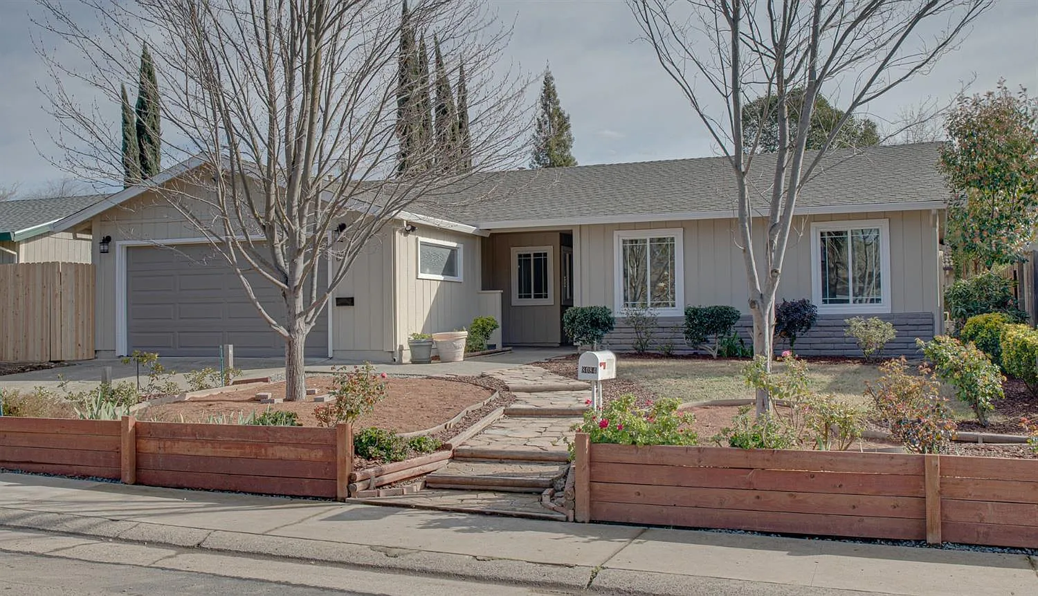 8084 Debbie Ann Ct photo 1