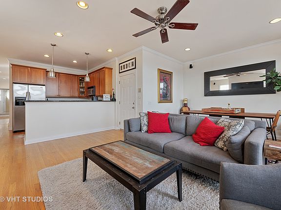 4th image of 4308 N Lincoln Ave Unit 3