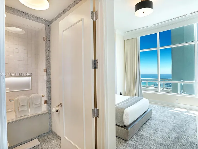 4401 Collins Ave #PH SOUTH — Photo 71