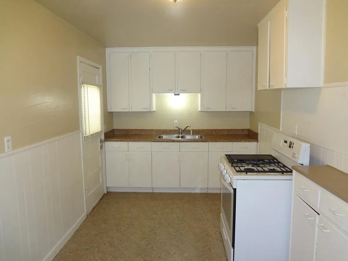 2 bed, 720 sqft, $800 — Photo 3
