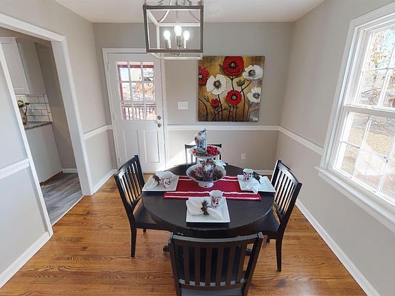 3rd image of 300 Woodway Dr