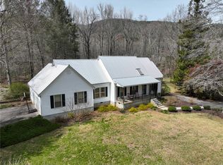 246 Lake Cheohee Rd, Tamassee, SC 29686