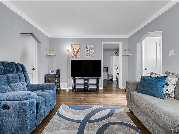 5th image of 23138 Normandy Ave