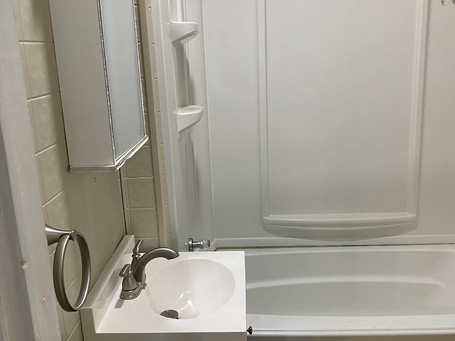 1 bed, 800 sqft, $800 — Photo 3