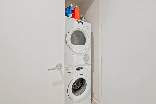 Laundry, photo 1