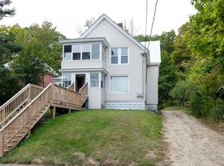 688 Prospect Ave, Rumford, ME 04276
