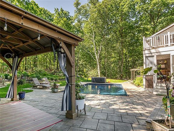 5th image of 87 Nettleton Hollow Rd