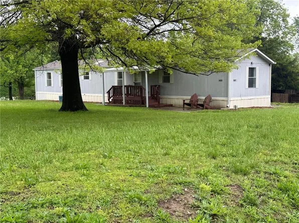 30828 Cliff St, Excelsior Estates, MO 64062