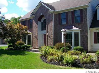 66 Meadow Cove Rd, Pittsford, NY 14534