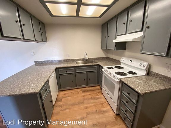4th image of 1622 Saratoga Way