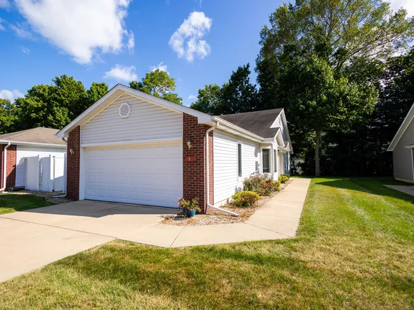 10 Victoria Cir, La Porte, IN 46350