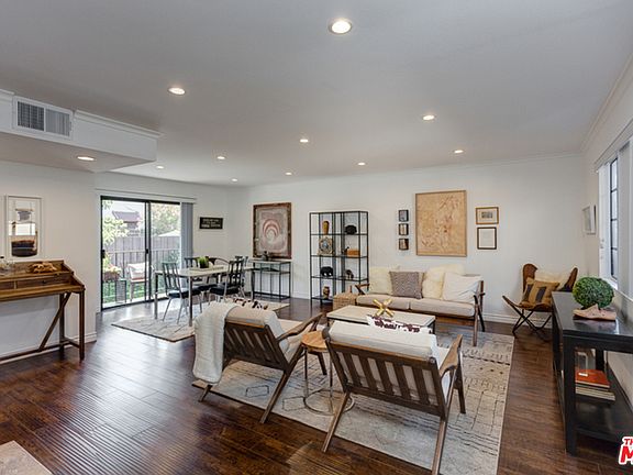 4th image of 701 E Acacia Ave