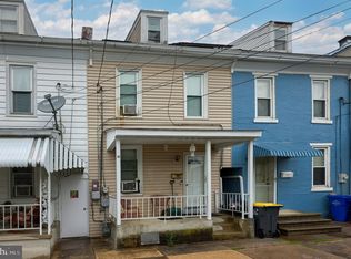 121 W Franklin St, Womelsdorf, PA