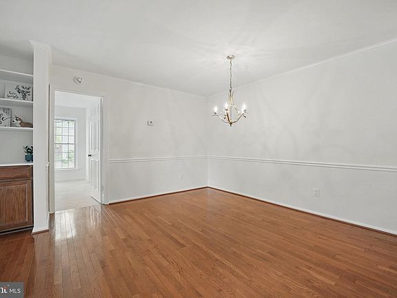 3rd image of 6118 Essex Ct House A