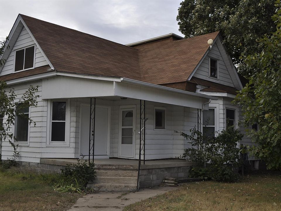 1st image of 200 W 3rd St