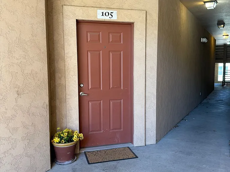 605 Cougar Bluff Point #105 — Photo 3