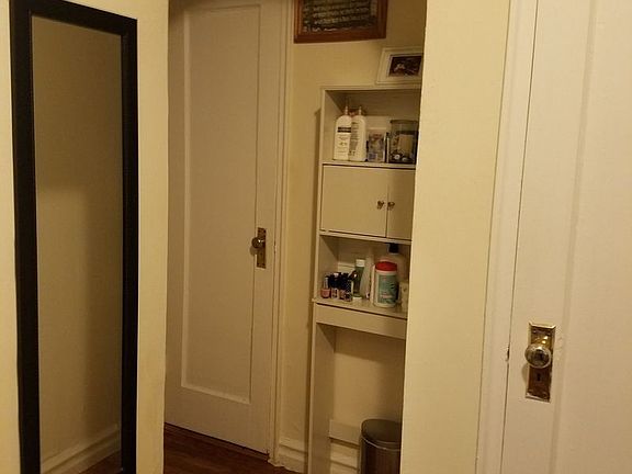 5th image of 4130 46th St APT 1E