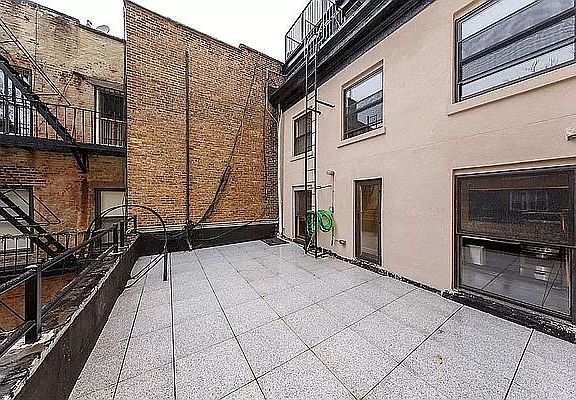 4th image of 222 E 12th St #4D