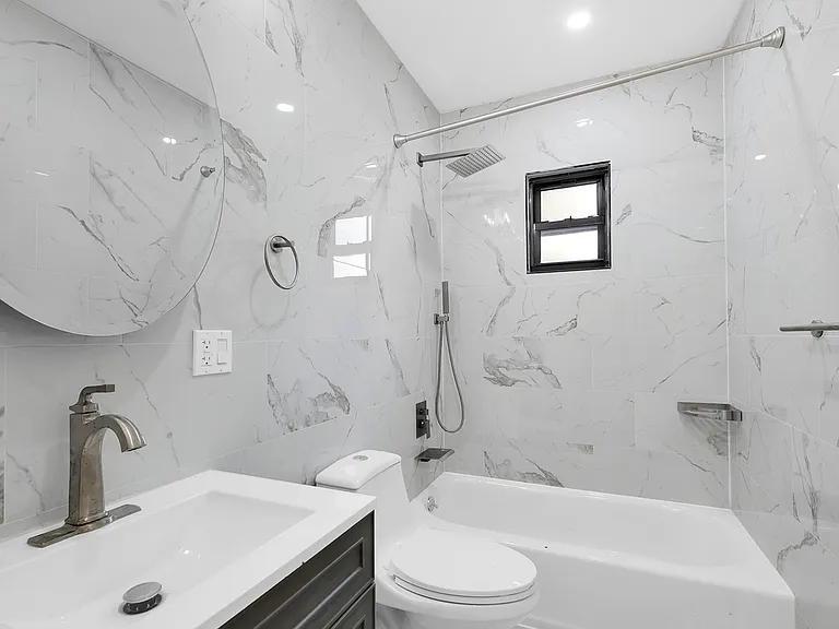 629 E 28th St #1 — Photo 4