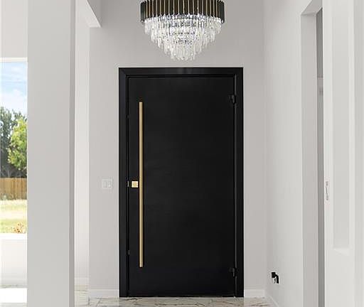 3rd image of 3001 S Auburndale Ave