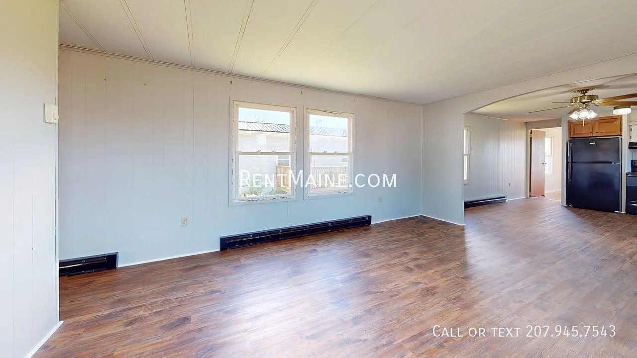 2 bed, 1.5 bath, 913 sqft, $1,295 — Photo 3