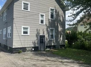 1540 E 204th St #UP, Euclid, OH 44117