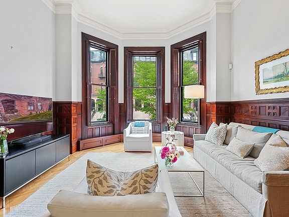 2nd image of 111 Marlborough St APT 1