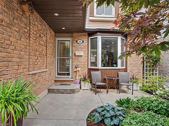3rd image of 103 Glenashton Dr