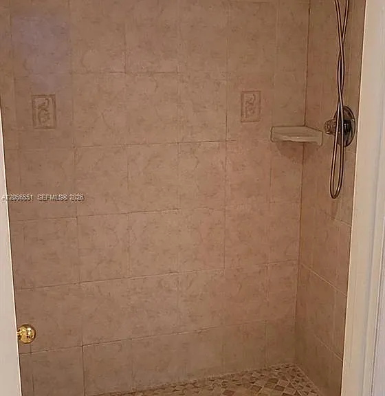 1300 Saint Charles Pl #L19 — Photo 8