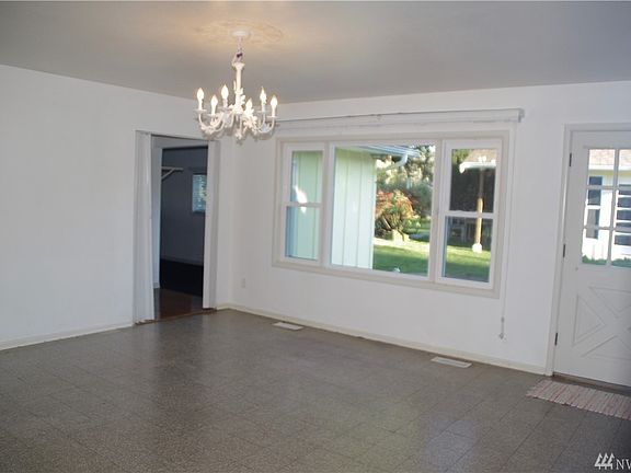 5th image of 11323 Loma Pl SW