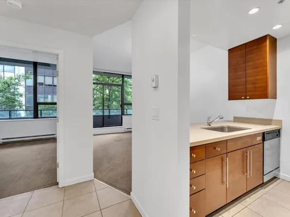 1010 Howe St #313, Vancouver, BC V6Z 1P5