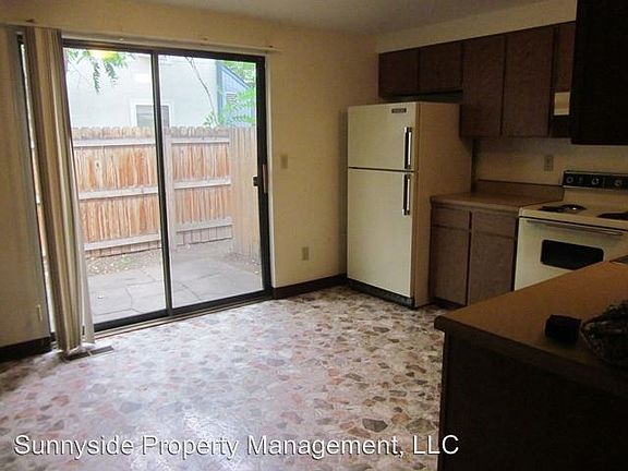 3rd image of 2119 Goss Cir W APT D