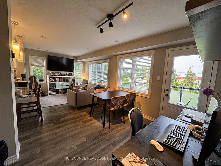 543 Goldenrod Ln — Photo 2