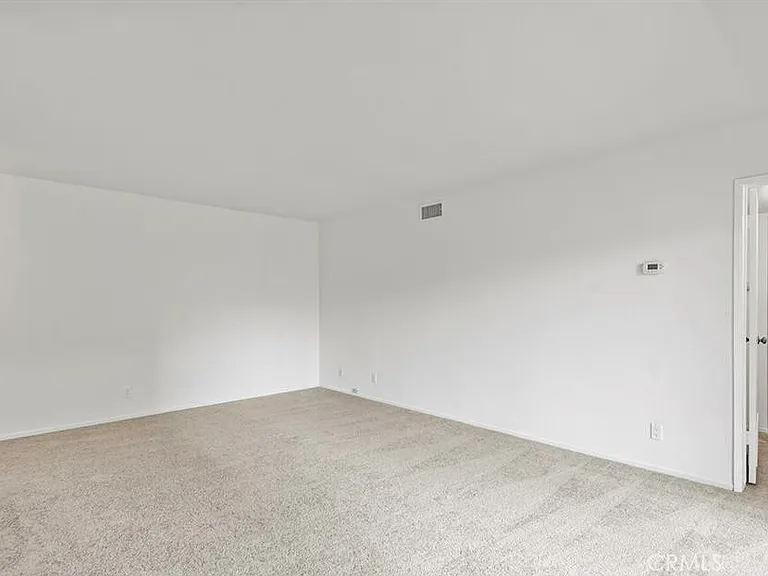 18307 Burbank Blvd #68 — Photo 9