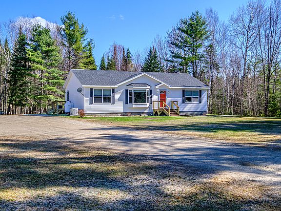 4th image of 135 Roxbury Pond Road