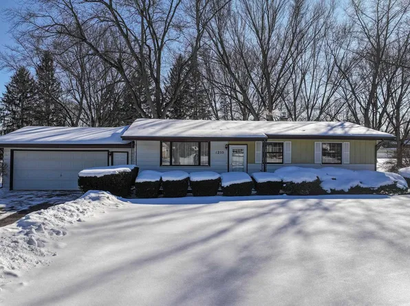 1255 Westwood Dr, Flint, MI 48532