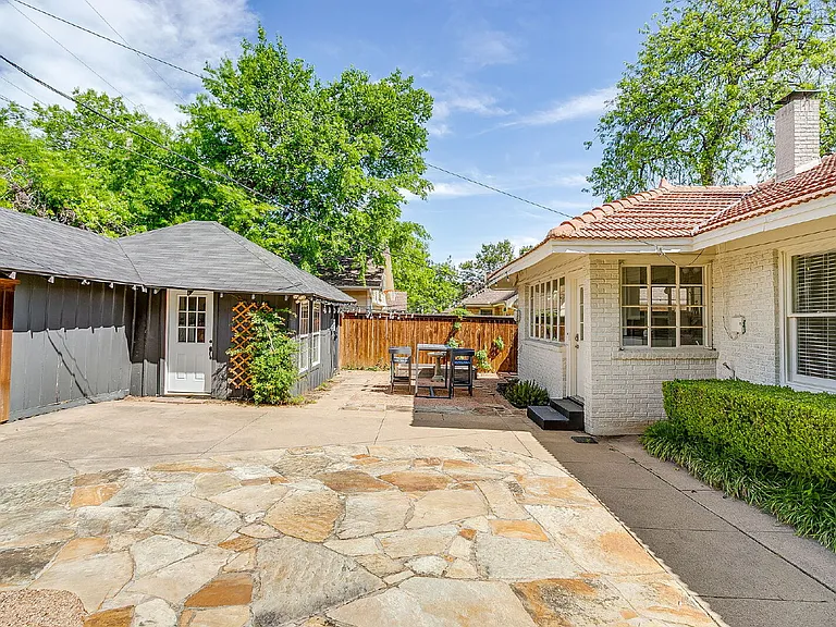 2718 Cockrell Ave — Photo 18
