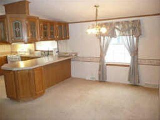 3rd image of 14 Pinewood Dr