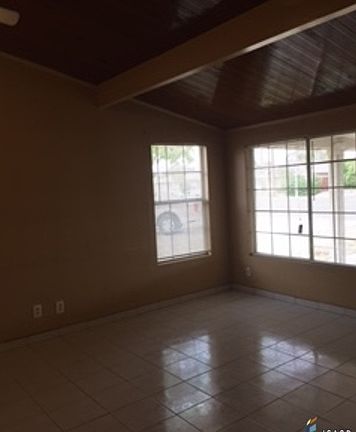 4th image of 1582 Ross Ave