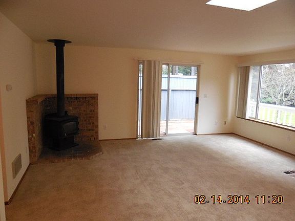 4th image of 9523 35th Ave NE